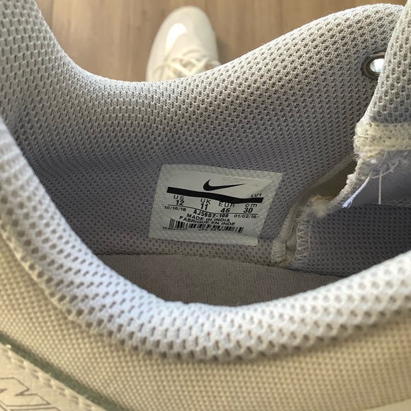 NIKE BASKETBALL LOWTOP - Picture 4 of 5